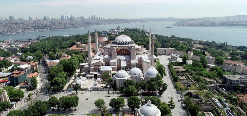 Πυρετώδεις προετοιμασίες στην Αγιά Σοφιά εν μέσω αντιδράσεων- Απομακρύνονται τα χριστιανικά σύμβολα- Τι απαντά η Τουρκία στην UNESCO
