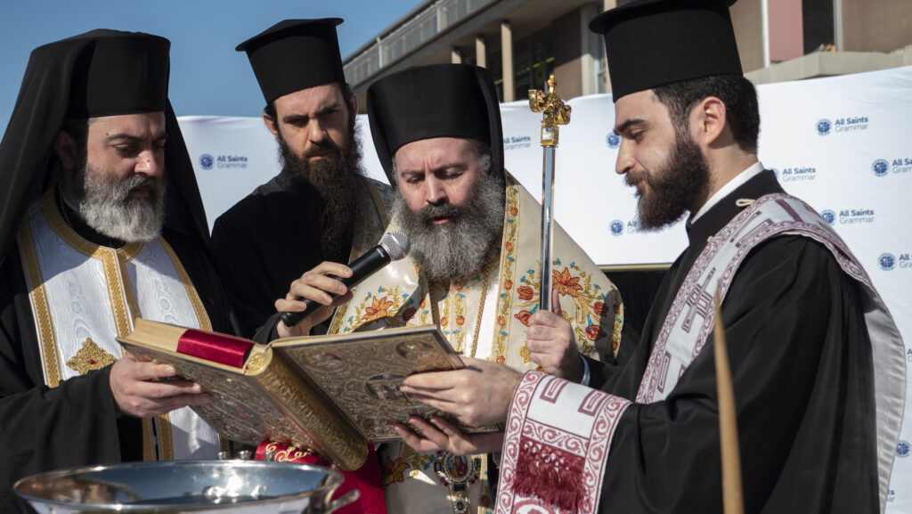“Να οικοδομήσουμε μια γενιά με τις αξίες του Ελληνισμού”