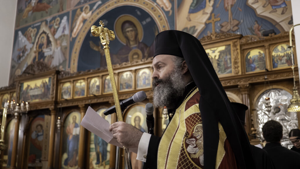 Για πρώτη φορά Αρχιερατικός Εσπερινός στην αγγλική γλώσσα