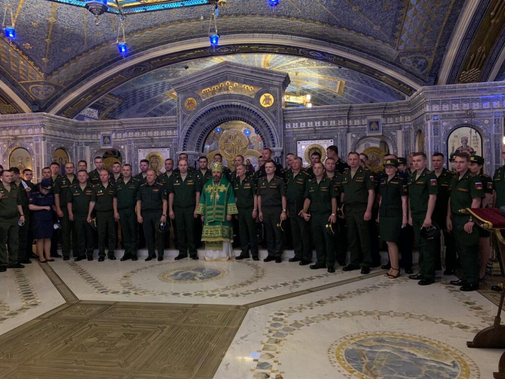 Военные связисты в день памяти своего небесного покровителя приняли участие в богослужении в Главном храме Вооруженных сил РФ