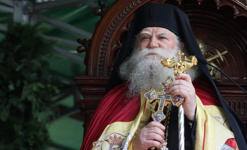 I will continue to strengthen the stone church and the chruch in everyone’s soul, Suceava new Archbishop Calinic promises at enthronement ceremony