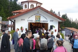 В манастира край Смолян бе отбелязан храмовия празник на църквата „Св. Св. Козма и Дамян“