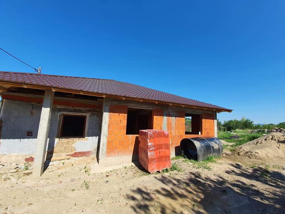 Casa pentru patru orfani din Holod a prins contur. Oricine poate contribui pentru încheierea lucrărilor