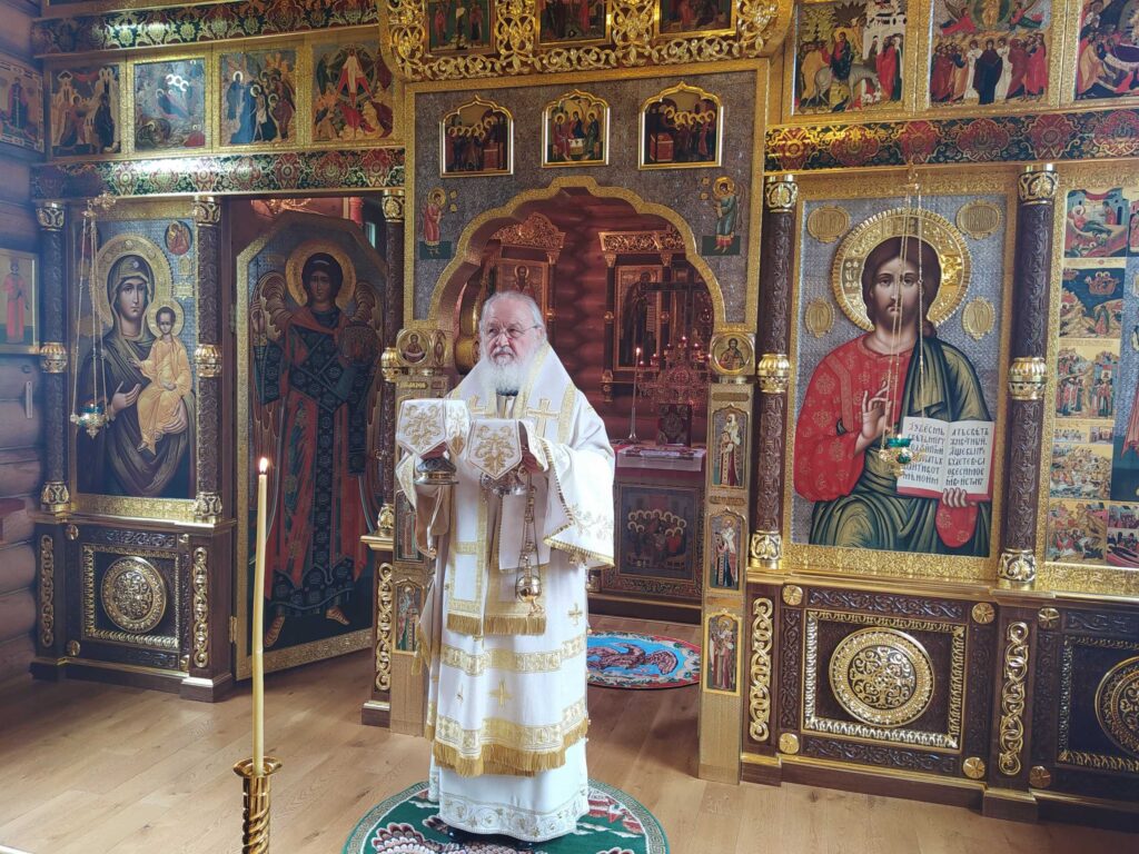В Неделю 7-ю по Пятидесятнице Святейший Патриарх Кирилл совершил Литургию в Александро-Невском скиту
