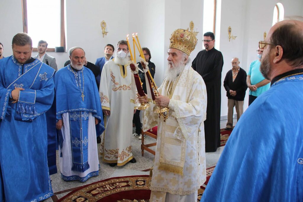 Слава храма Свете Недеље у Малој Моштаници