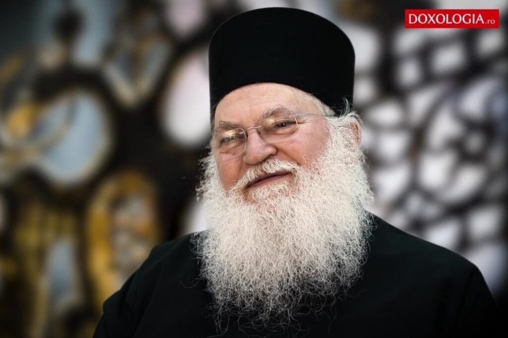 Starețul Efrem Vatopedinul a petrecut peste două ore online răspunzând la întrebările credincioșilor români