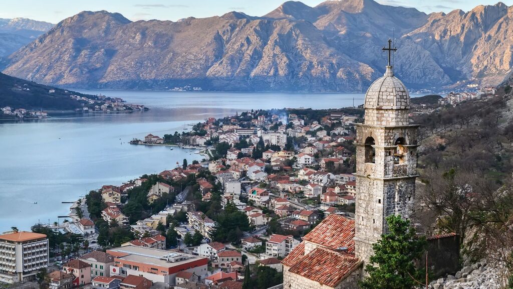 Μαυροβούνιο: “Πώς να νικήσετε την Εκκλησία του Θεού; Η Εκκλησία κερδίζει, η δικαιοσύνη κερδίζει, η αγάπη κερδίζει”