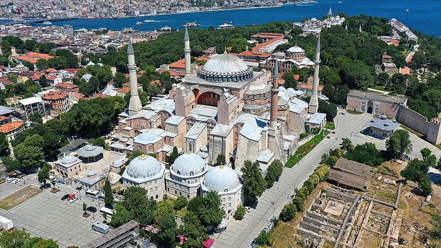 Κωνσταντινούπολη: Έτσι θα γίνει η μουσουλμανική φιέστα – Ερντογάν για Αγιά Σοφιά: “Εσύ ήσουν πάντα δική μας”