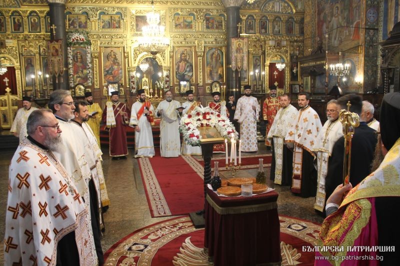 Празнично бдение в столичната митрополитска катедрала, в чест на св. вмчца Неделя