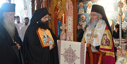Монашење у храму Крагујевачке богословије