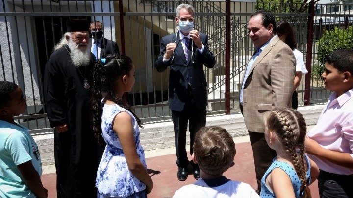 US Ambassador Pyatt visits Church NGO with Archbishop Ieronymos