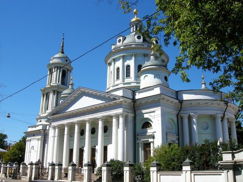 Ανέγερση και αποκατάσταση εκκλησιών στη Μόσχα