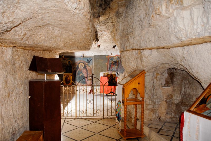 Το σπήλαιο που κρύφτηκε ο Προφήτης Ηλίας