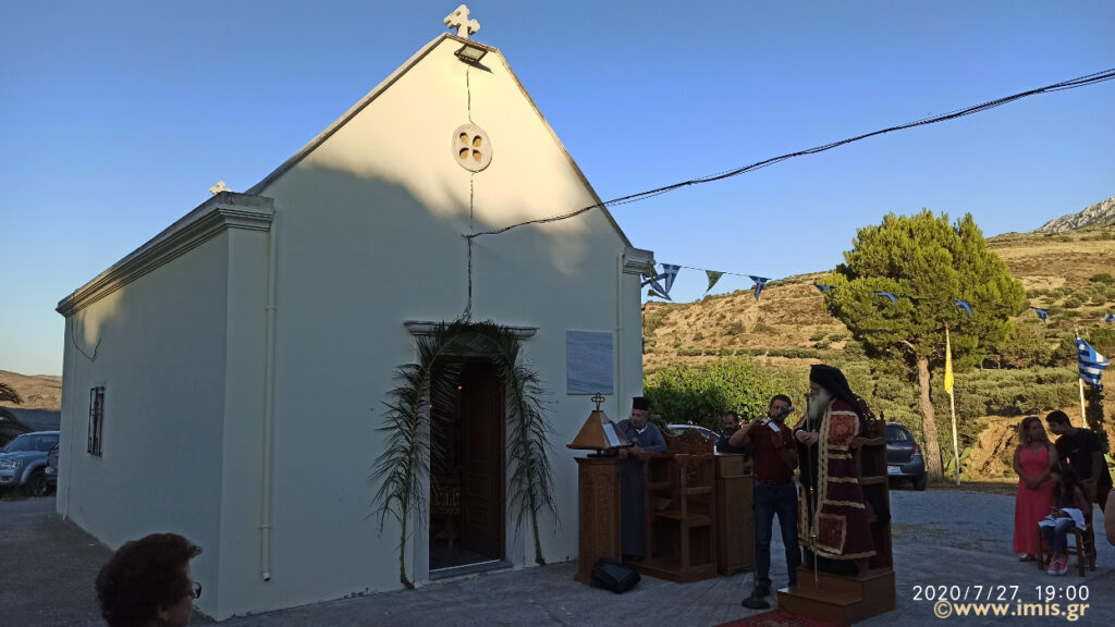 Στο εκκλησάκι της Χρυσοβαλάντου στη Δάφνη Σητείας