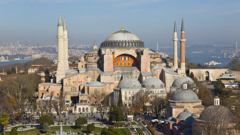 Hyrriet: «Η Αγία Σοφία θα ανοίξει ως τζαμί»