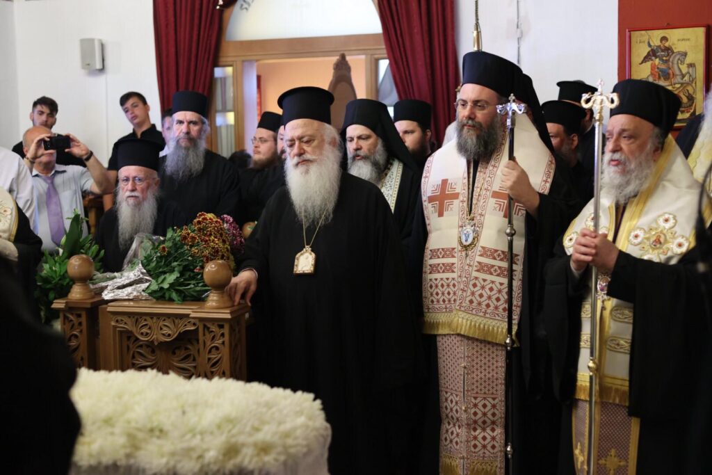 Η Εξόδιος της μακαριστής αδελφής του Μητροπολίτου Βεροίας