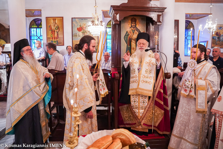 Αρχιερατικός Εσπερινός στην παλαιά Ιερά Μονή της «έξω Μεταμορφώσεως του Σωτήρος» Ναούσης