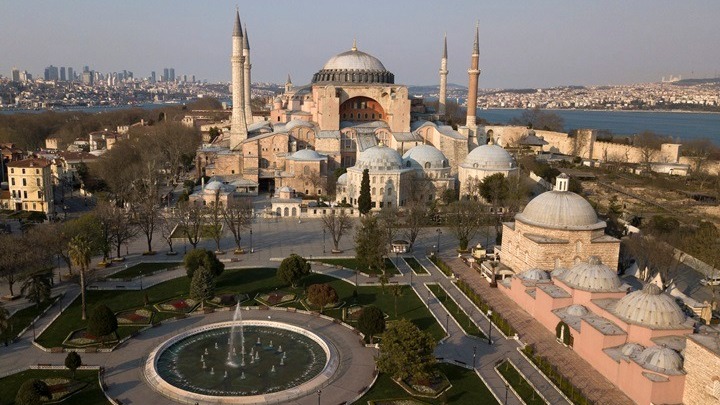 ΕΚΤΑΚΤΟ: Ο Ερντογάν υπέγραψε το διάταγμα για μετατροπή σε τζαμί