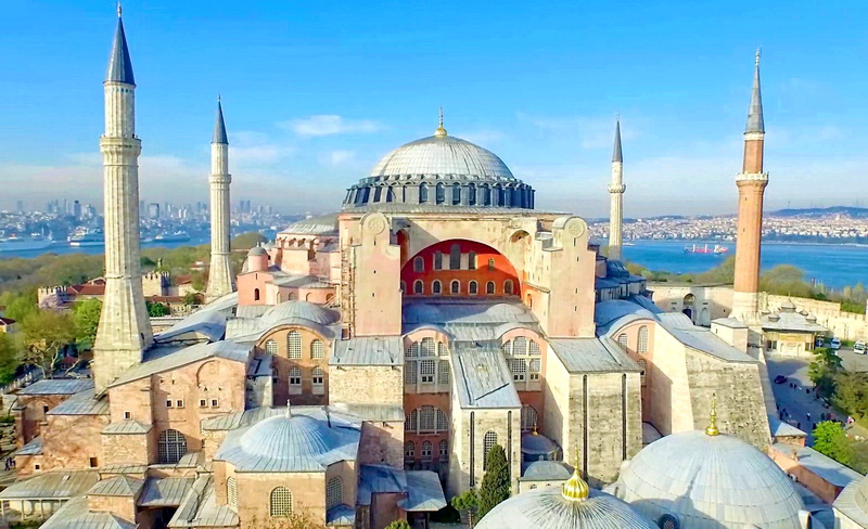 СВЯТАЯ СОФИЯ: превращение символа православия в мечеть опечалило мировую общественность – под прицелом у турок оказался и Архиерей
