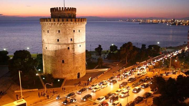 Η Θεσσαλονίκη βάζει πλάτη για την Αγιά Σοφιά