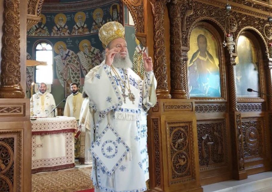 Ευχήθηκε εγκάρδια στον πνευματικό του υιό π. Αιμιλιανό