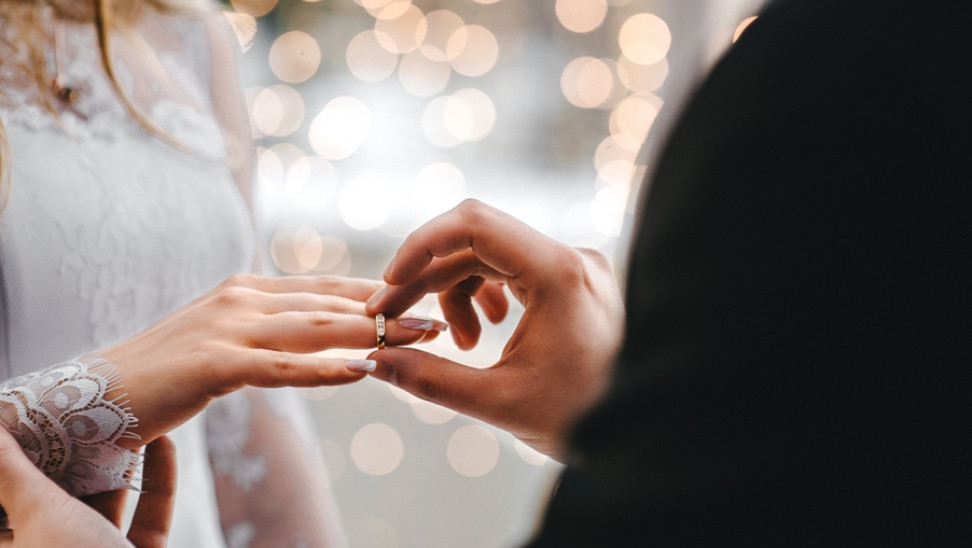 Άνδρα, μην την μαλώνεις την ώρα του λάθους της