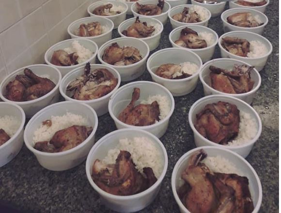 Τα γεύματα αγάπης συνεχίζονται και μέσα στο καλοκαίρι