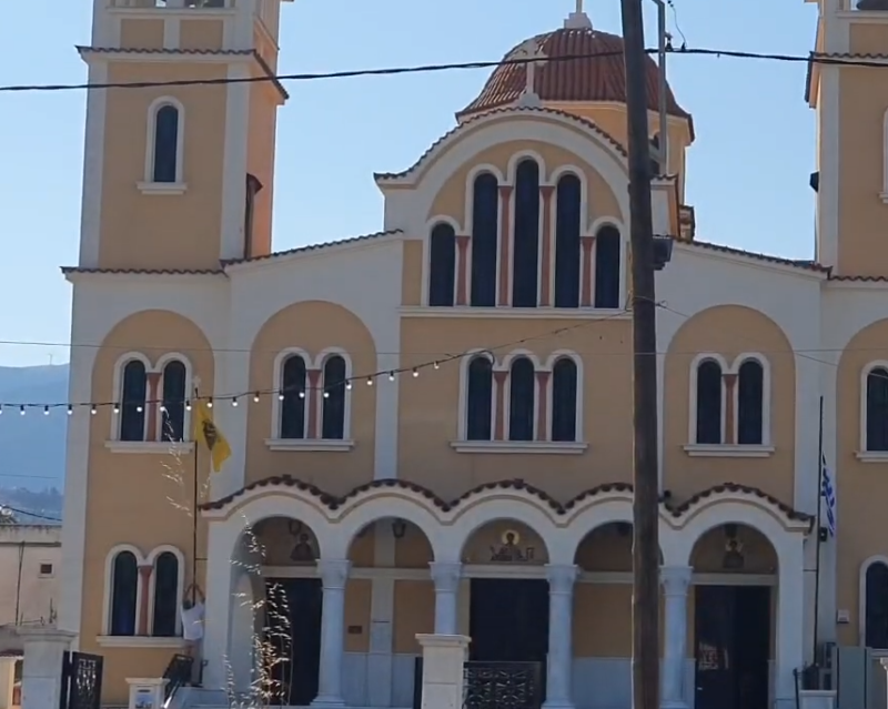 Πένθιμα χτυπούν οι καμπάνες στην Αχαϊα (βίντεο)