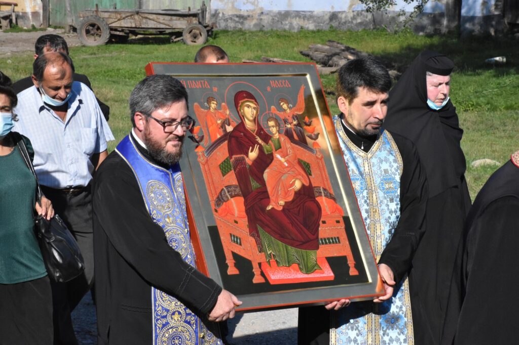 Την Παναγία “Παντάνασσα” προσκύνησαν στη Ρουμανία