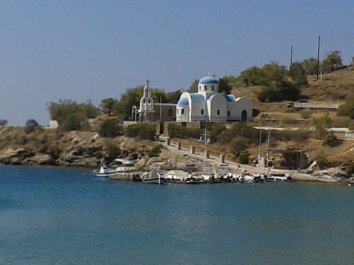 Πανηγυρίζει η Παναγιά η “Θαλασσινή” στη Σύρο