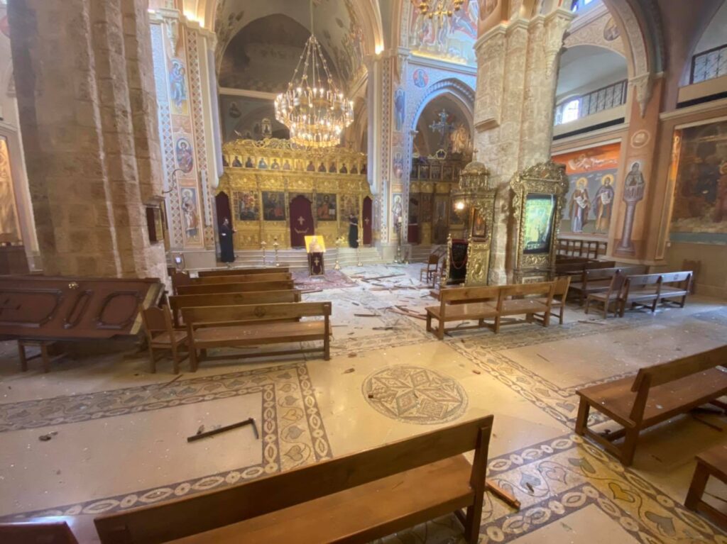 Τραγικές εικόνες στην Βηρυτό – Δεκάδες νεκροί, χιλιάδες τραυματίες- “Λαβώθηκαν” οι εκκλησίες-  Η Ορθοδοξία προσεύχεται (συνεχής ενημέρωση)