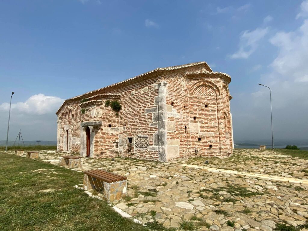 Mitropolia e Shenjtë e Apollonisë dhe Fierit – “Njohim historinë e Kishave të Mitropolisë sonë”!