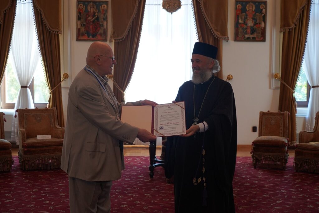 IPS Casian i-a oferit acad. Răzvan Theodorescu distincţia Vrednicia Andreiană