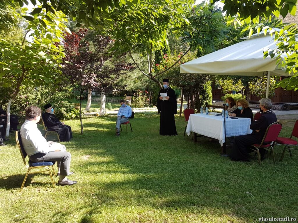 Arhiepiscopia Aradului a inaugurat Serviciul Masa pe roți pentru bunicii comunității