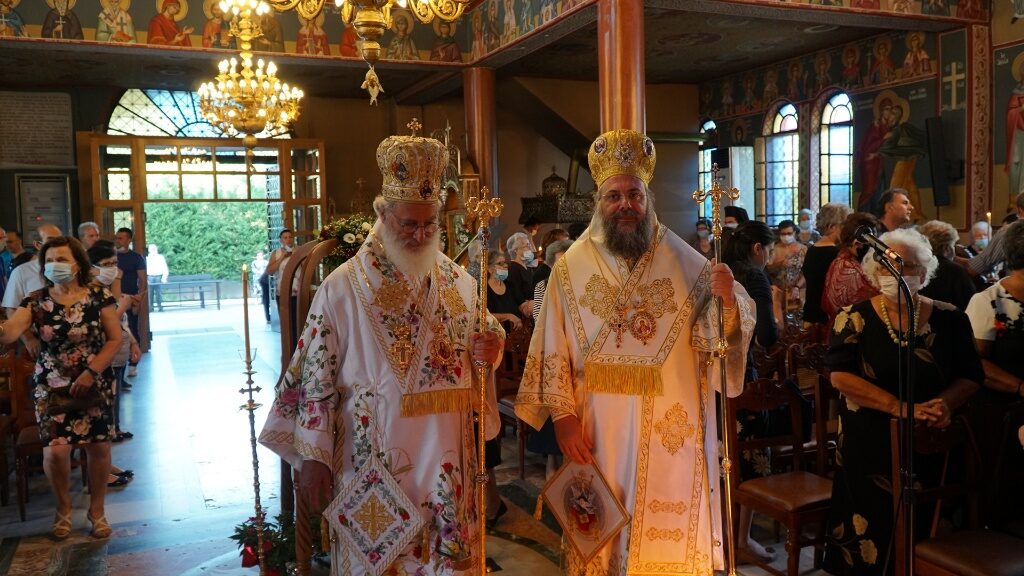 Δισαρχιερατική Θεία Λειτουργία για τον Άγιο Κοσμά στα Τρίκαλα