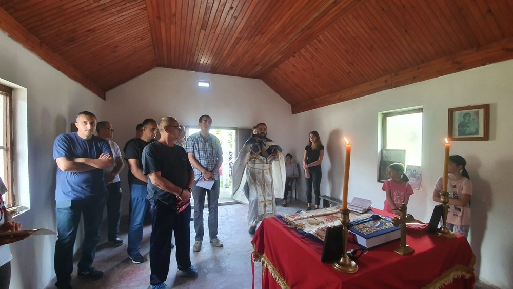 Света Литургија у Доњем Селу