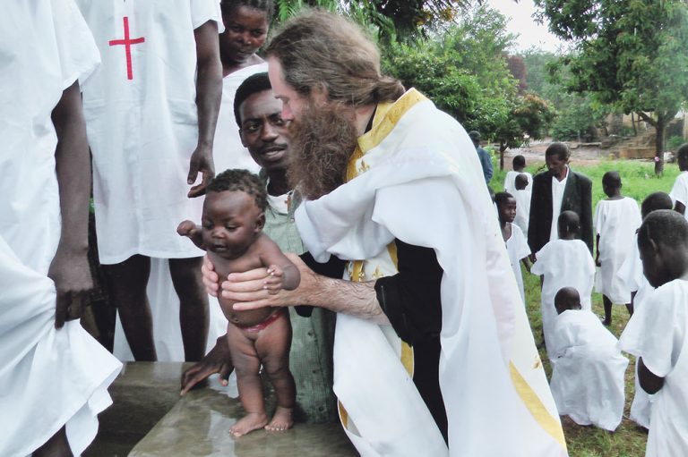 “Μετά τις βαπτίσεις ένιωσα πάνω μας τη χάρη του Θεού”