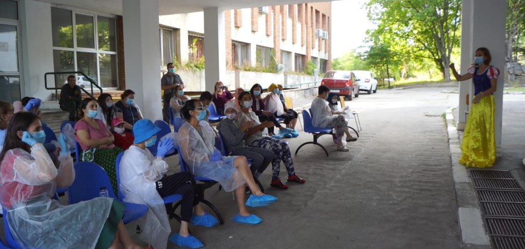 Donație de aparatură și alte produse făcută de voluntari