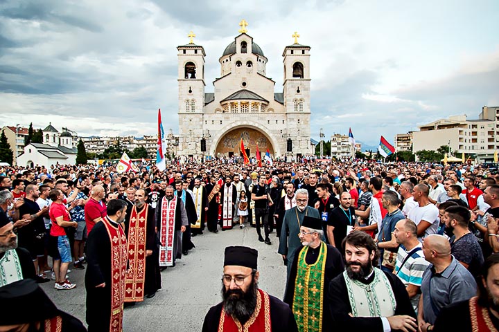 Известные спортсмены выступили в поддержку Сербской Церкви в Черногории