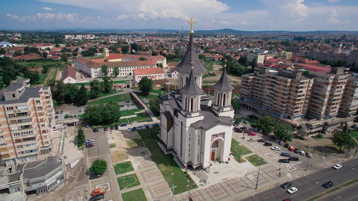 La Catedrala din Oradea s-au serbat o sută de ani de la reînființarea episcopiei