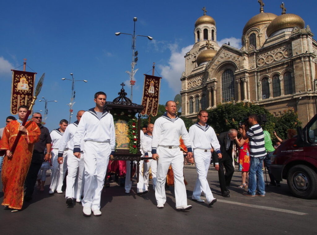 Kremtojmë Fjetjen e Hyjlindëses Mëri – një nga festat më të respektuara në botën e krishtere