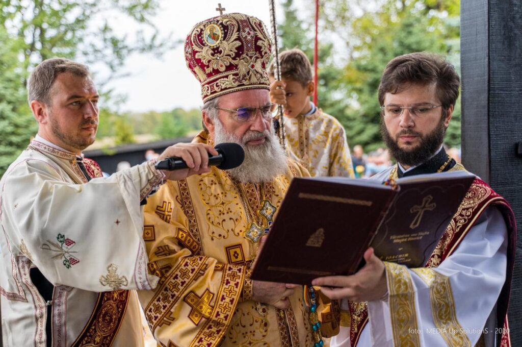 Arhiepiscopul Ioachim a resfințit biserica mănăstirii Pogleț