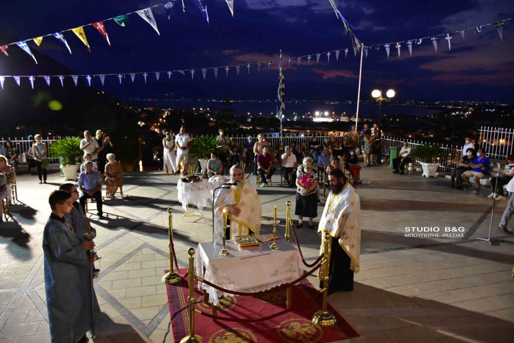 Εκατοντάδες φανουρόπιτες για ευλογία στο Ναύπλιο