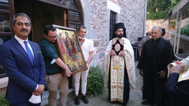 Η λιτάνευση της εικόνας της Παναγίας στο Νιχώρι