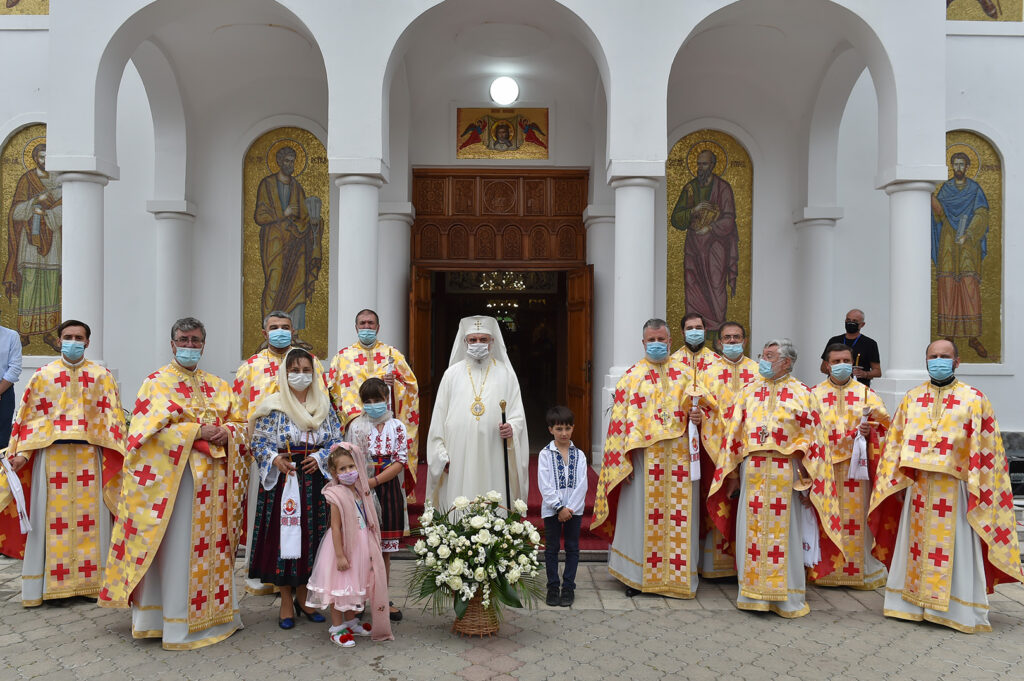 Румънският патриарх Даниил освети нова църква в Букурещ