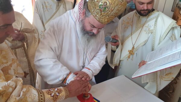 PS Ignatie condamnă nedreptatea morală: Se întâlneşte în spaţiul virtual, la rubrica comentarii. Ne transformă în fiare!