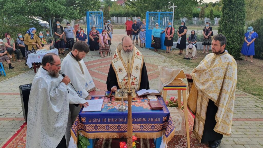 PS Ignatie ne îndeamnă să devenim făclii în întuneric, așa cum Maica Domnului I-a fost sfeșnic lui Hristos, Lumina lumii