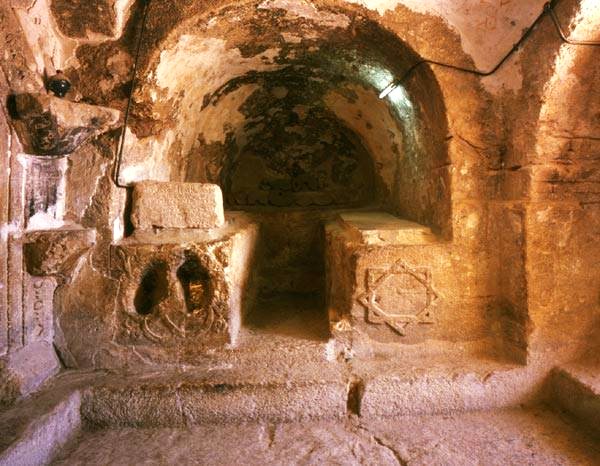 4 ΑΥΓΟΥΣΤΟΥ: Το σπήλαιο των Επτά Παίδων που εορτάζουν