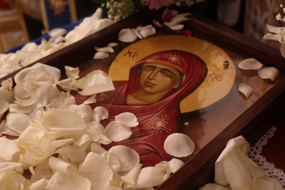 Η ΦΩΤΟΓΡΑΦΙΑ ΤΗΣ ΗΜΕΡΑΣ: H Παναγία που σε υποδέχεται