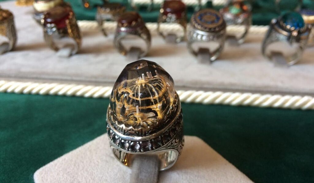 Φορώντας δαχτυλίδι την Αγιά Σοφιά, δεν την κάνεις δική σου